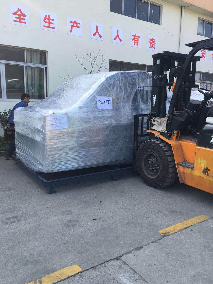 The semi-automatic laminating machine shipped to Malaysia