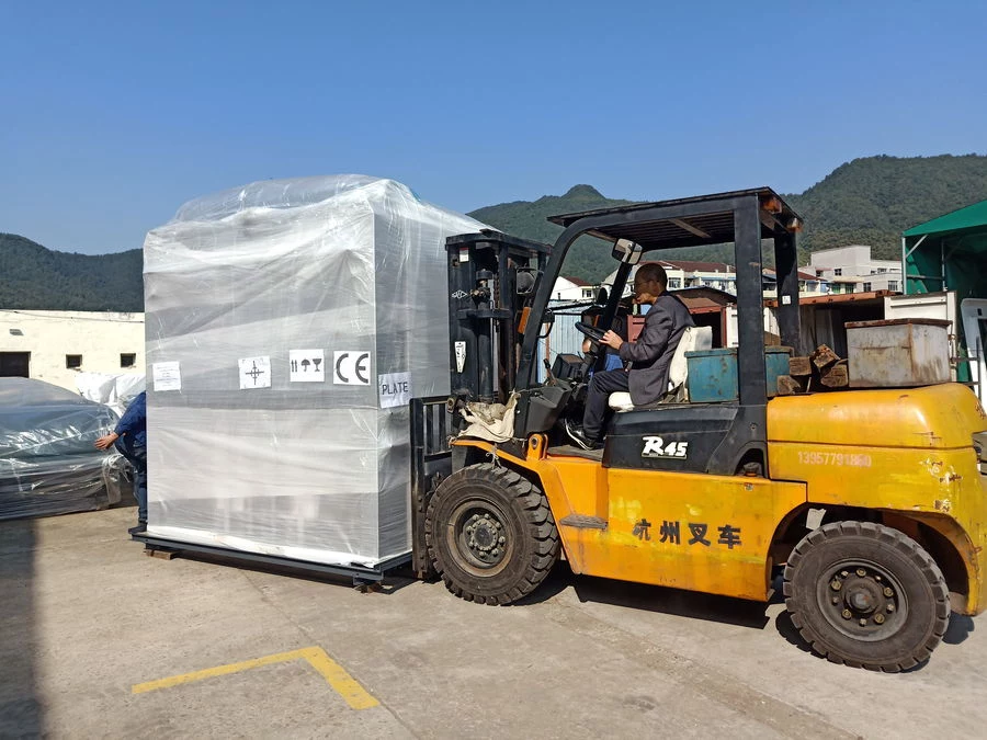 1650 automatic laminating maachine shipped to Australia