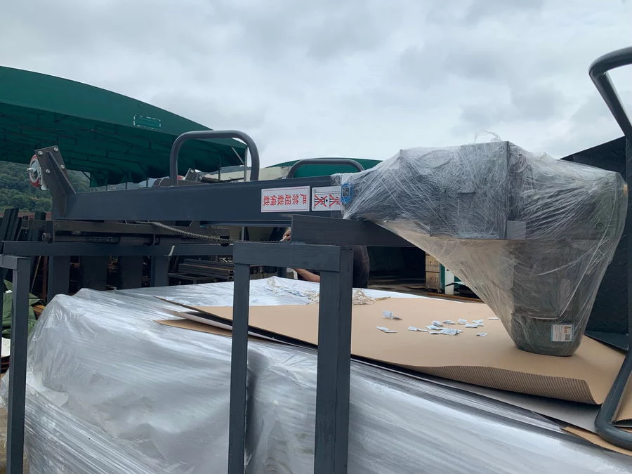 YB-1100B SEMI-Automatic Flute Laminating Machine Delivery to Brasil