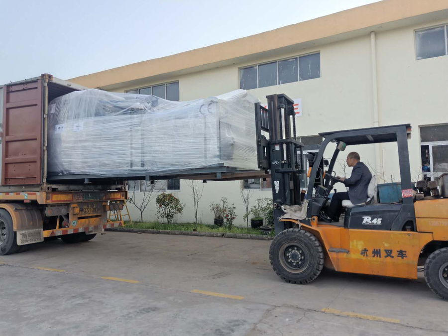 The semi-automatic laminating machine shipped to Bangladesh