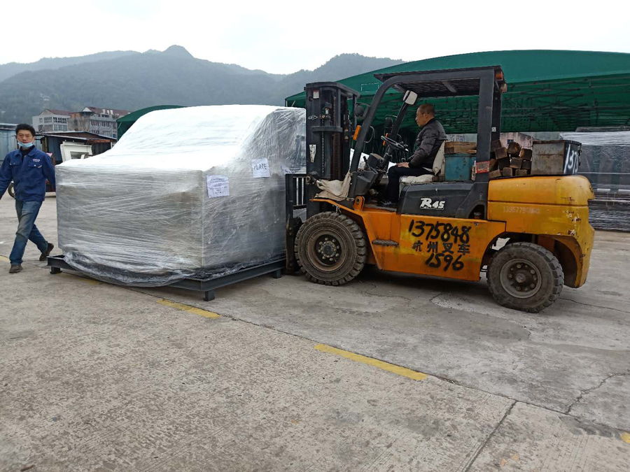 YB-1450B SEMI-Automatic Flute Laminating Machine Delivery to Greece