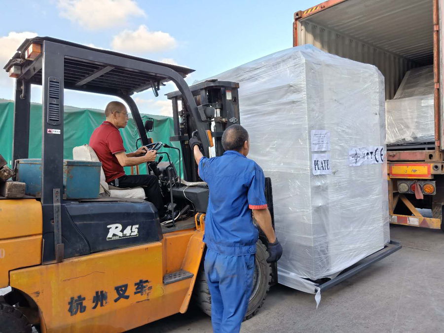 YB-1300E fully automatic laminator shipped to Colombia