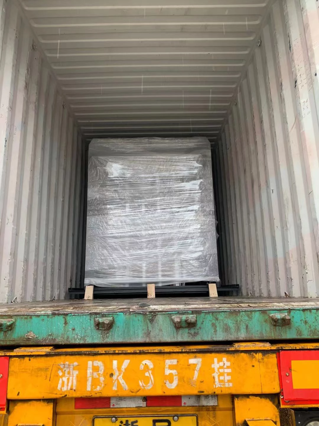 Youbond YB-1300E Automatic Flute Laminating Machine Deliver to Egypt