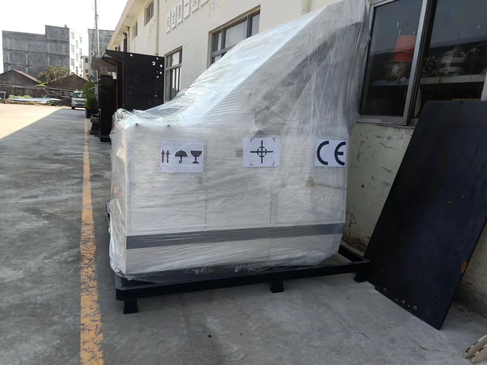 YB-1300E Automatic Flute Laminating Machine Deliver to Vietnam