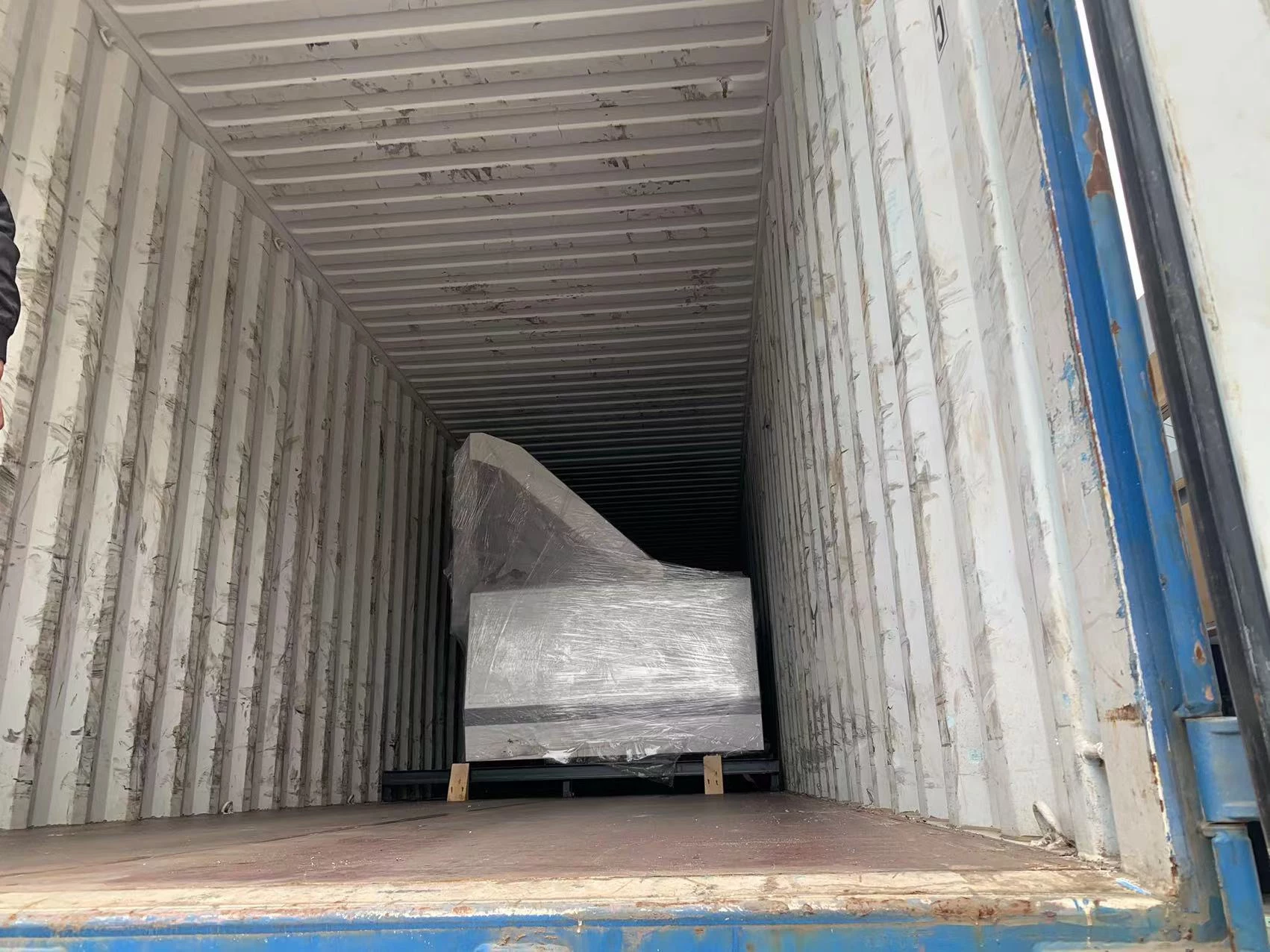 YB-1450E Automatic Flute Laminating Machine Deliver to Malaysia