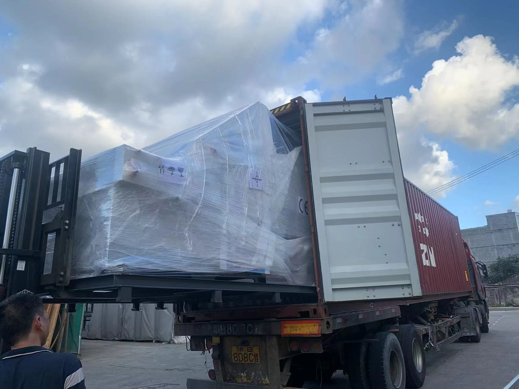 YB-1650H High speed Servo flute laminator Deliver to Turkish Customer
