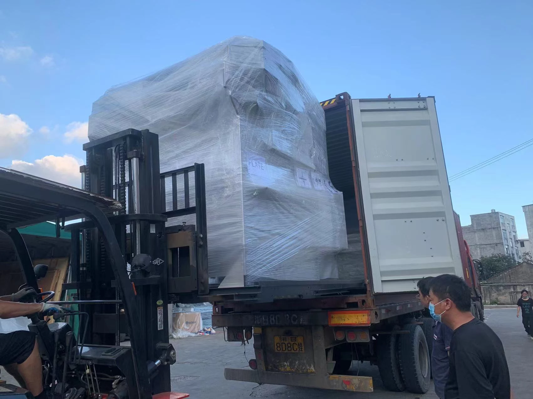 YB-1650H High speed Servo flute laminator Deliver to Turkish Customer