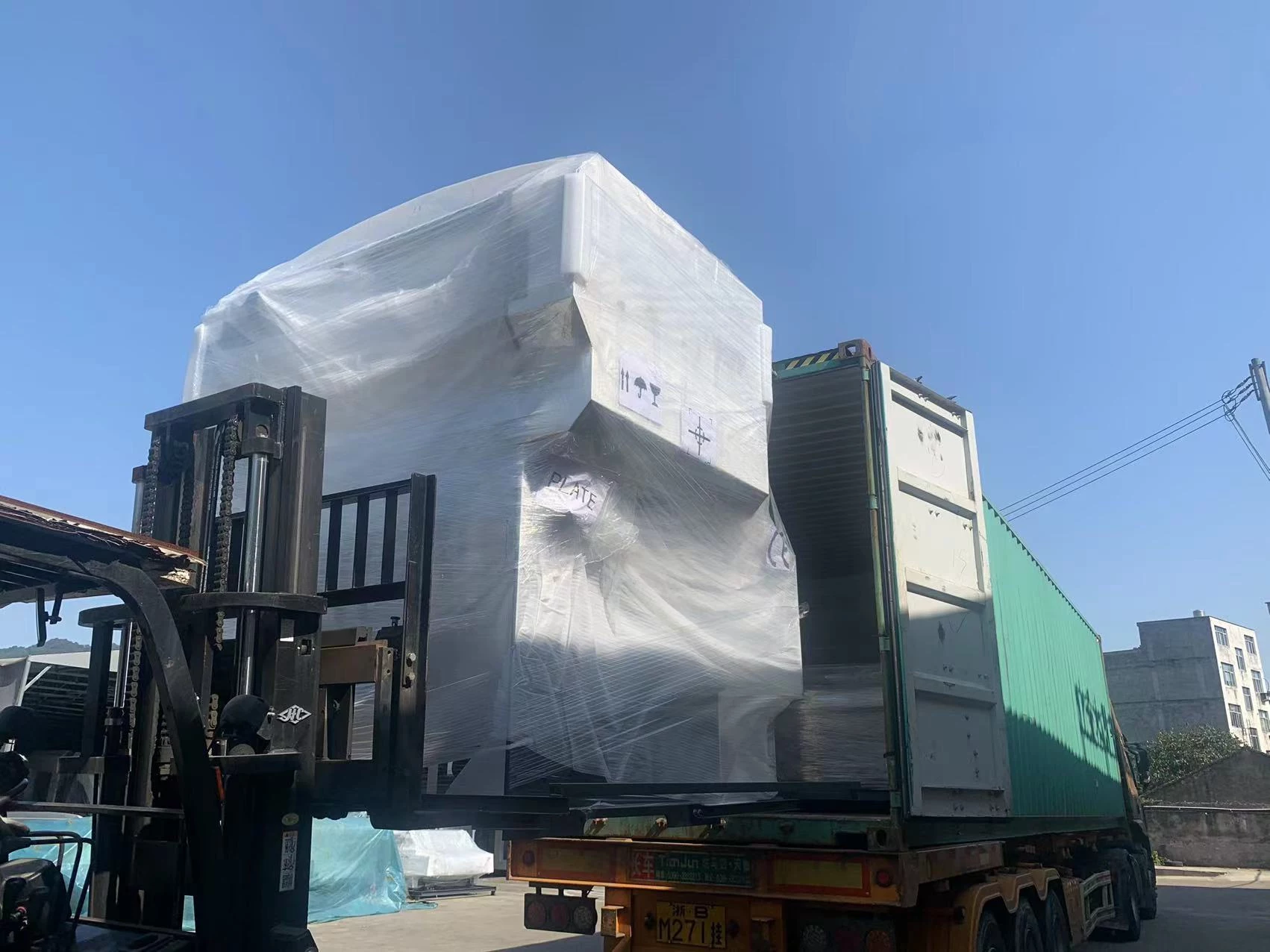 YB-1450HS High speed servo Type laminating machine and auto pile turner and stacking machine deliver to SAK