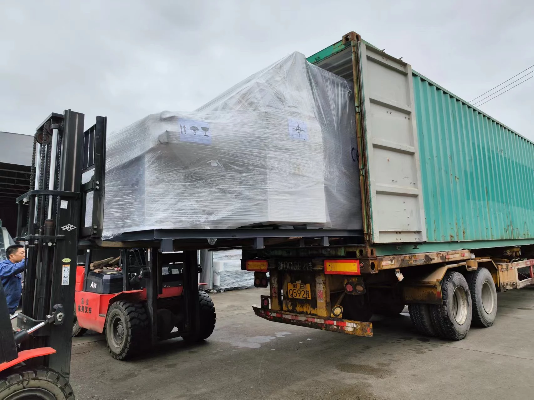 YB-1450H Intelligent High speed flute laminator Deliver to  Korean customer